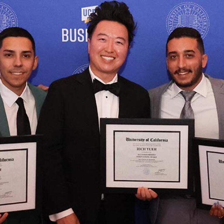 Rich Yueh with students