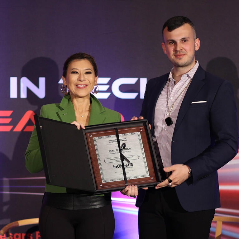 Emil Shirokikh Receiving Award at Internet 2.0 Conference
