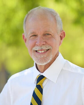 CNAS Dean Peter W. Atkinson (c) UCR / Carrie Rosema