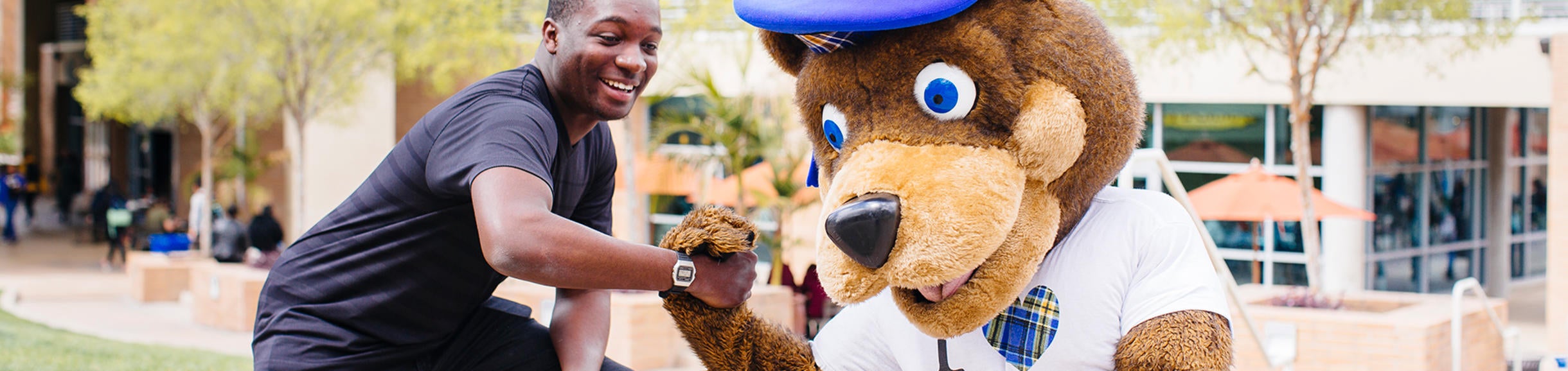 Scotty and student (c) UCR