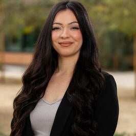 Headshot of Sidney Aguirre