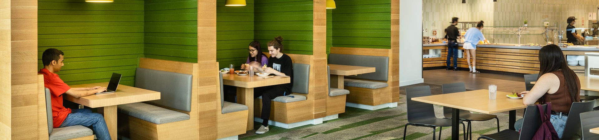 Students eating at The Barn