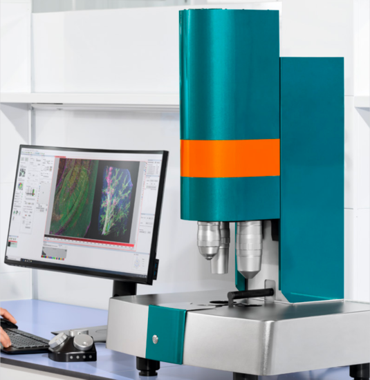Dipping lenses itowards a strip of samples is an elegant Lightsheet configuration