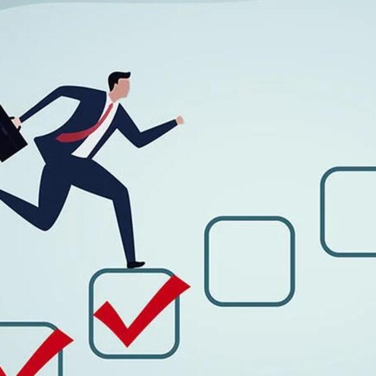 Moderate goals let workers adapt to turbulent marketplaces