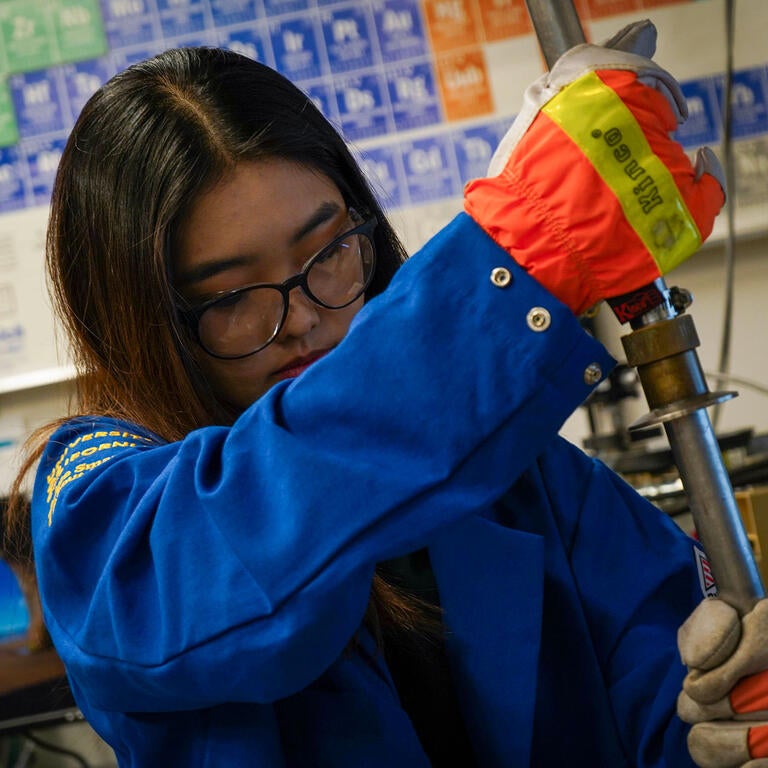 Researcher in CalIT2 lab