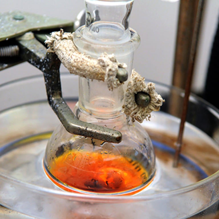 equipment in the lab (c) UCR / CNAS