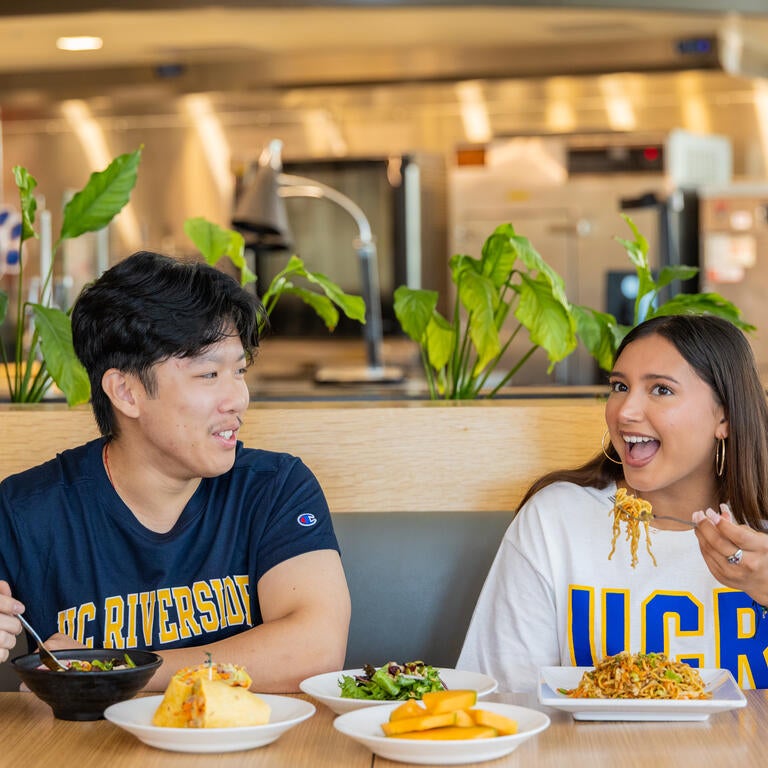 UCR_Glasgow_Students_Dining