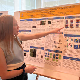 Poster session with two female students presenting