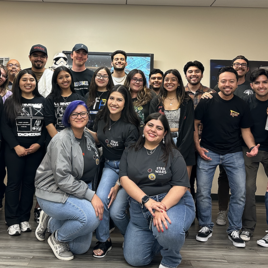 BCOE Transfer Students posing in the transfer center  