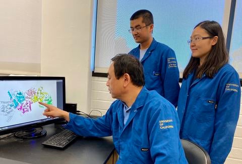 Jikui Song and his students