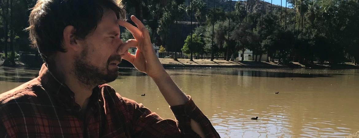 H2S reaction, holding nose