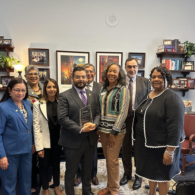 Raul Ruiz receiving the award