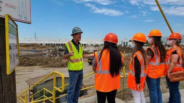 construction-hardhat-summer-bridge-experience-internship-program