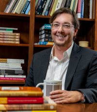 UCR University Extension Dean Kevin Vaughn